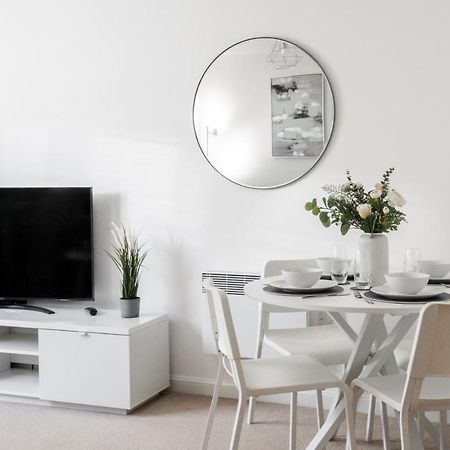 Lovely Modern 2 Bed City Centre Apartment With Free Parking - Double Or Twin Beds Available Вулвергемптон Екстер'єр фото